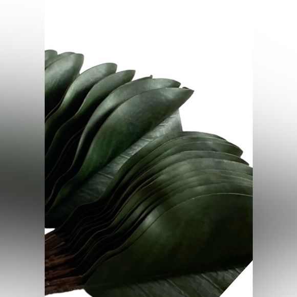 Greenery picks - Magnolia leaves beautiful absolutely gorgeous real looking - Picture 1 of 3